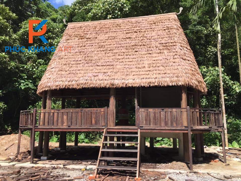 Rơm nhân tạo có thực sự tốt hơn lá tự nhiên ? So sánh chi tiết Rơm nhân tạo với Rơm tự nhiên
