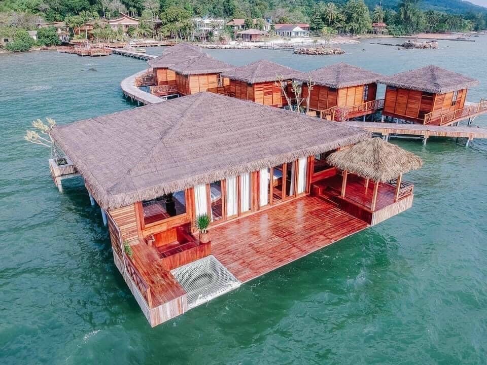 Thi công nhà mái lá tại Rocks Beach Boutique Phú Quốc