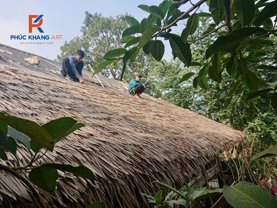 Sử dụng Tranh nhân tạo, Rơm nhân tạo để chống ồn, chống nóng cho mái tôn có thực sự hiệu quả ?
